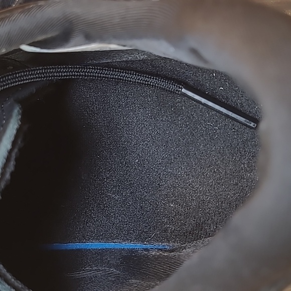 Adidas Original Ozweego Black Athletic Shoes - Picture 9 of 11